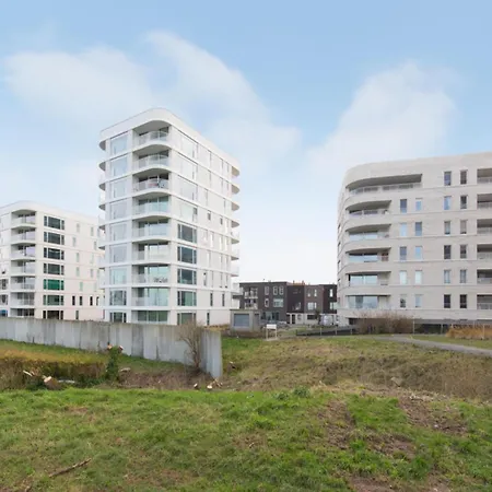 Stylish With Terrace In Bredene Apartman