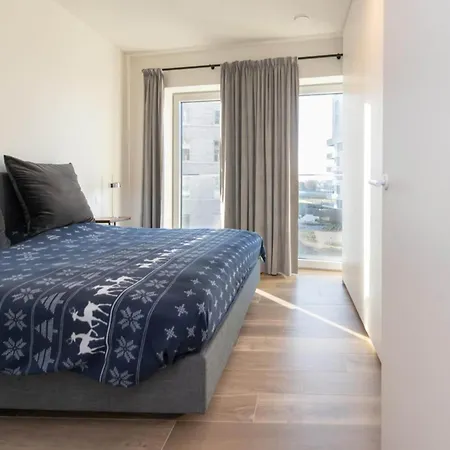 Stylish With Terrace In Bredene Apartman