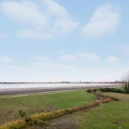 Stylish With Terrace In Bredene Apartman *