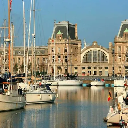 Stylish With Terrace In Bredene Apartamento Ostende